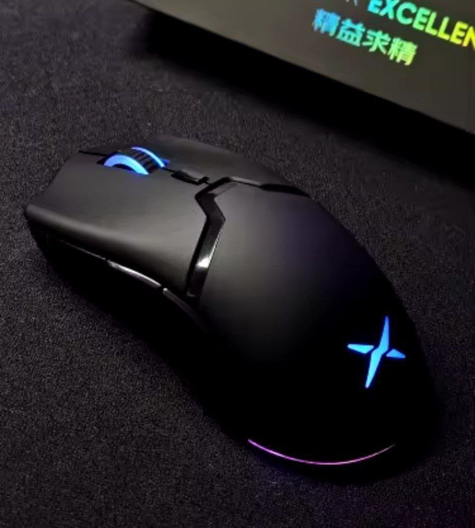 Mouse Sem Fio DELUX M800 PRO PAW3395 com RGB 🖱️✨