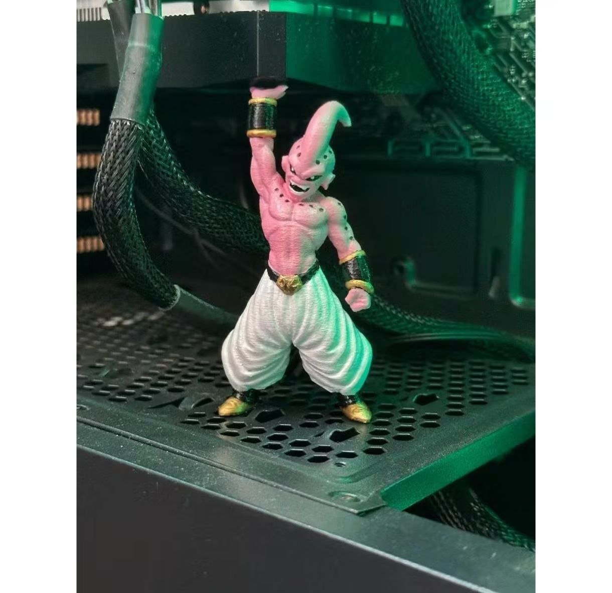 Suporte de Placa de Vídeo GPU Majin Boo Kid Boo Dragon Ball 🛒🎮