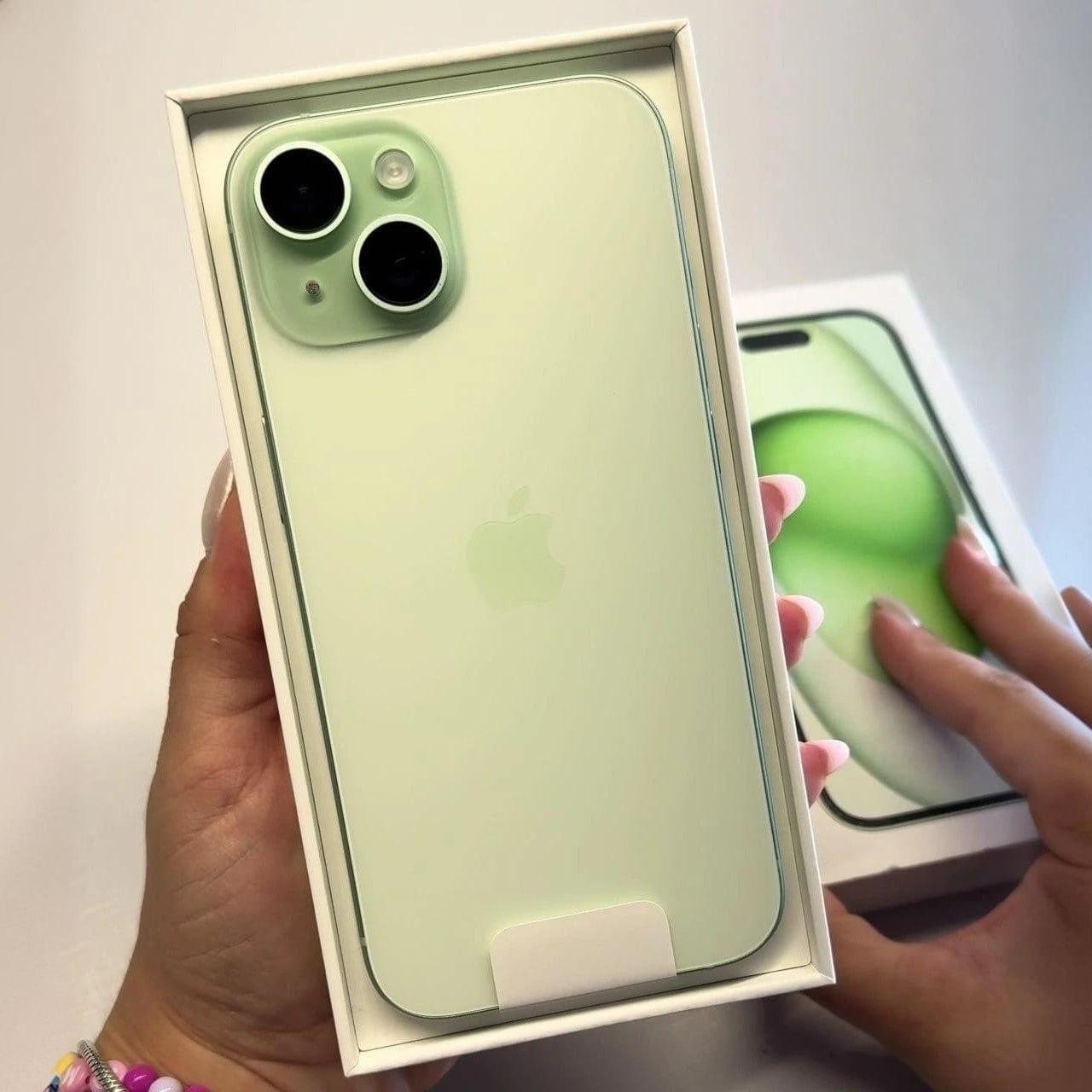 Apple iPhone 15 (256GB) 🛒