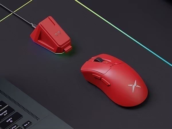 Mouse Gamer Delux M900 Pro, PAW3395 com base de carregamento 🛒